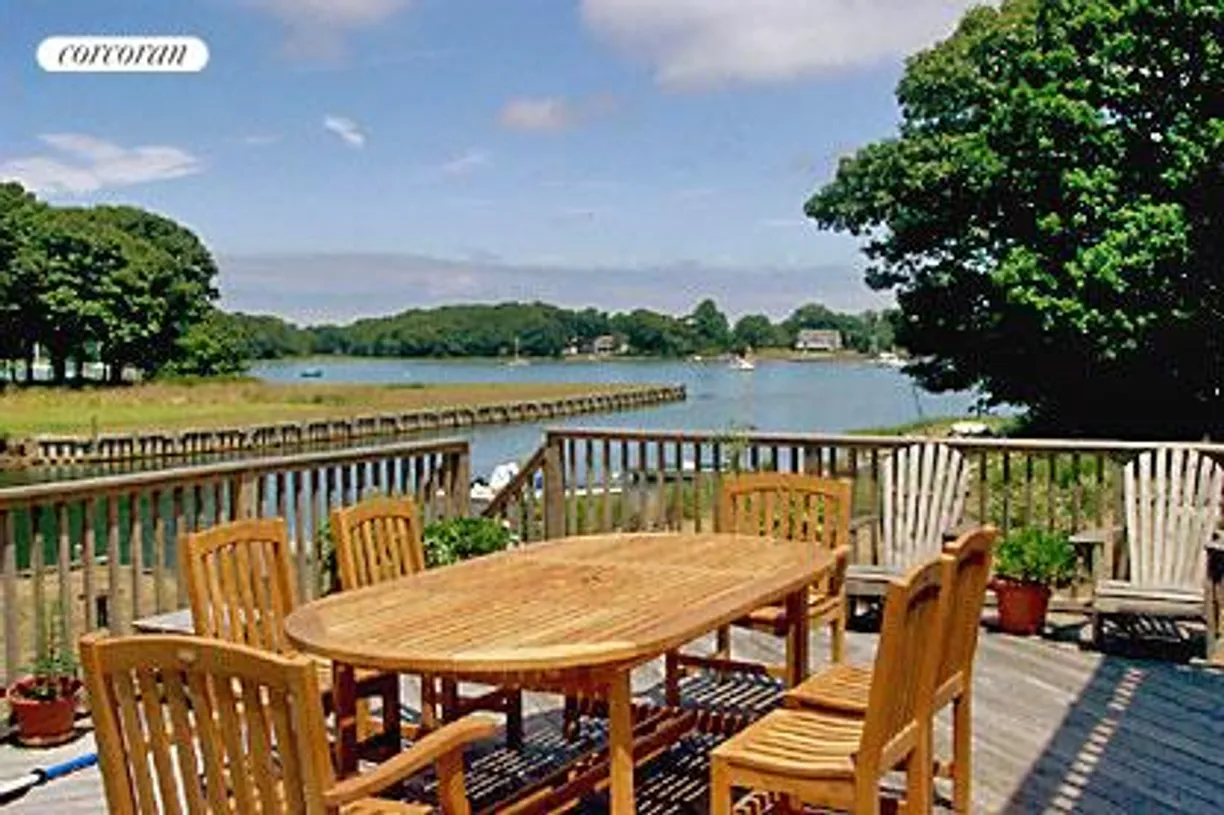 The Hamptons Real Estate | View 2 East Brander Parkway | room 2