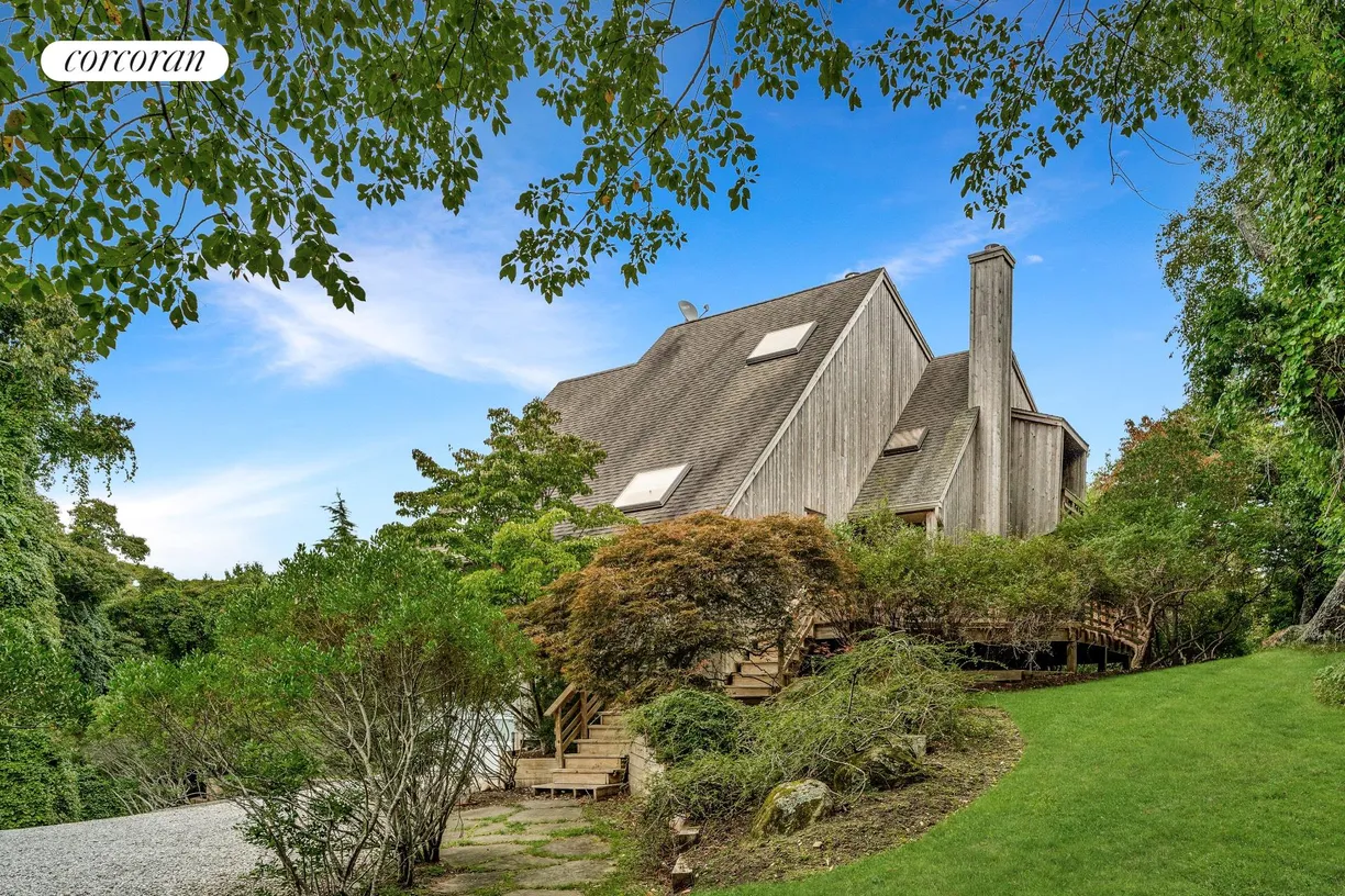 The Hamptons Real Estate | View 37 Gardiners Bay Drive | 4 Beds, 4 Baths