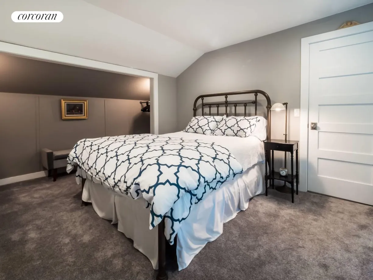The Hamptons Real Estate | View 13 Glade Road | room 1
