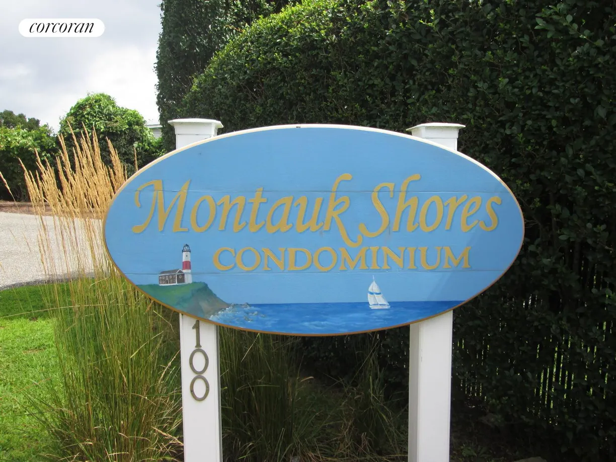 The Hamptons Real Estate | View 100 Deforest Road 505 | room 1