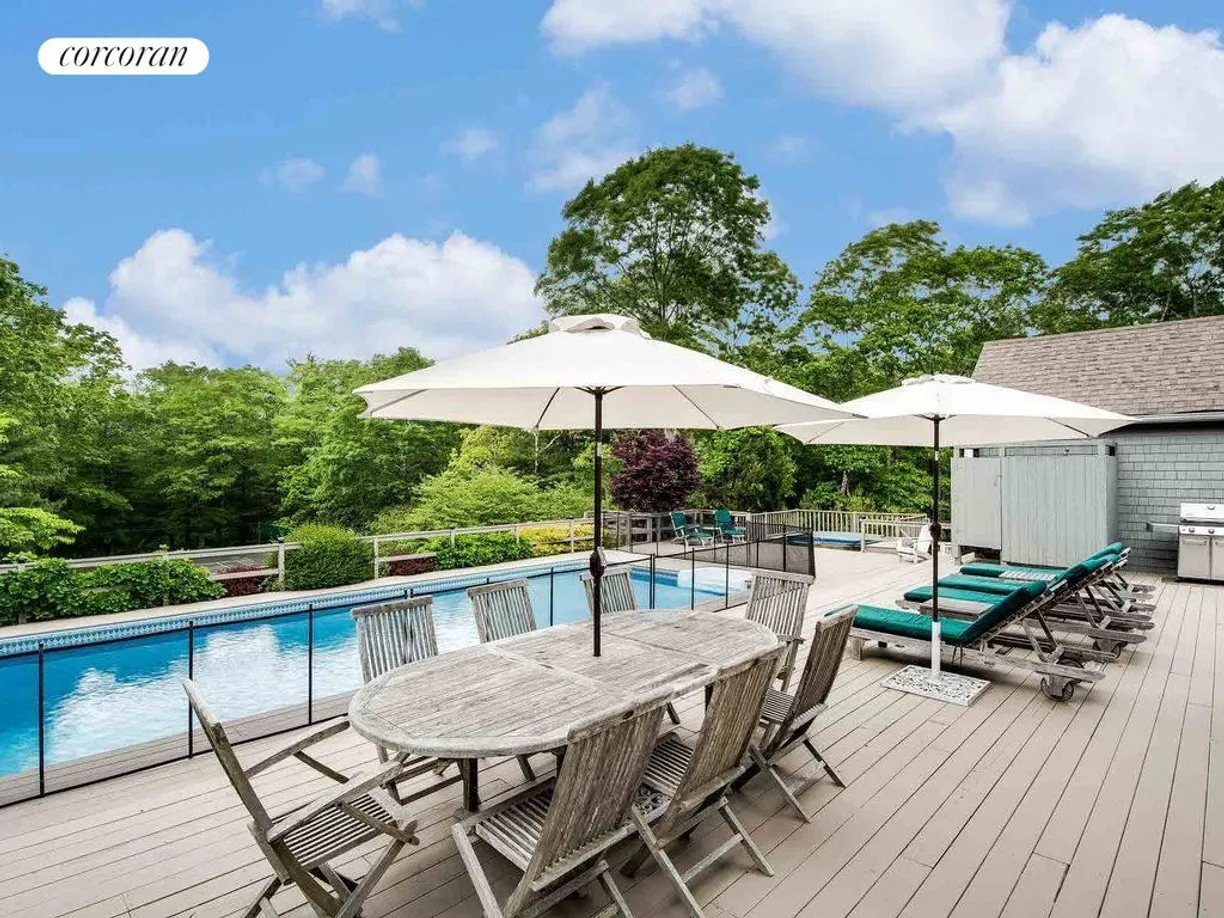 The Hamptons Real Estate | View 537 Hands Creek Road | room 1