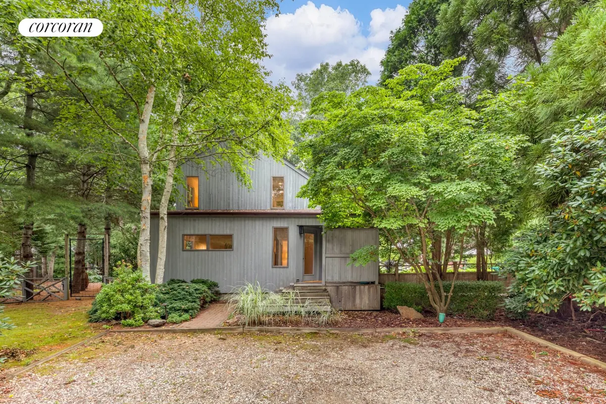 The Hamptons Real Estate | View 10 Whale Rock Lane | room 1
