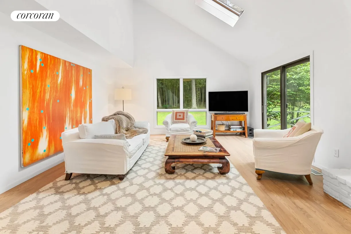 The Hamptons Real Estate | View 10 Whale Rock Lane | room 2