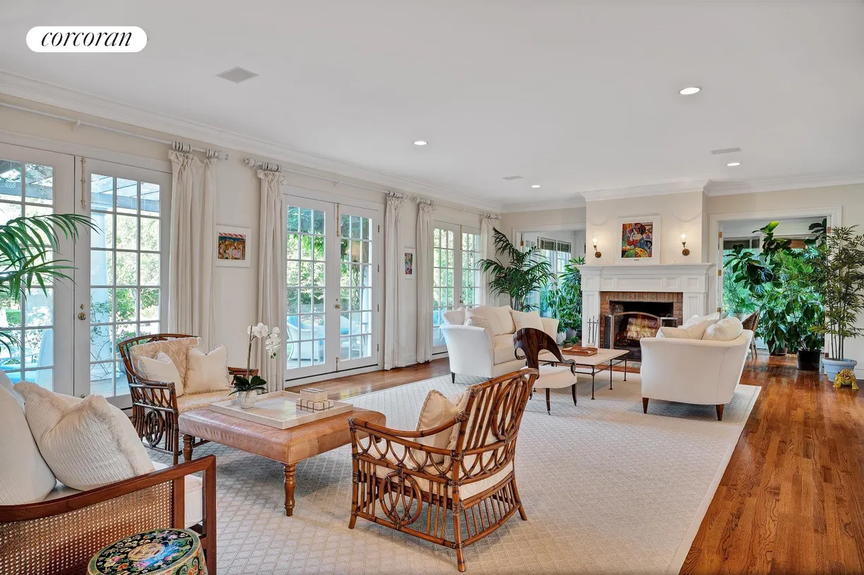 The Hamptons Real Estate | View 22 Sagg Pond Court | room 2