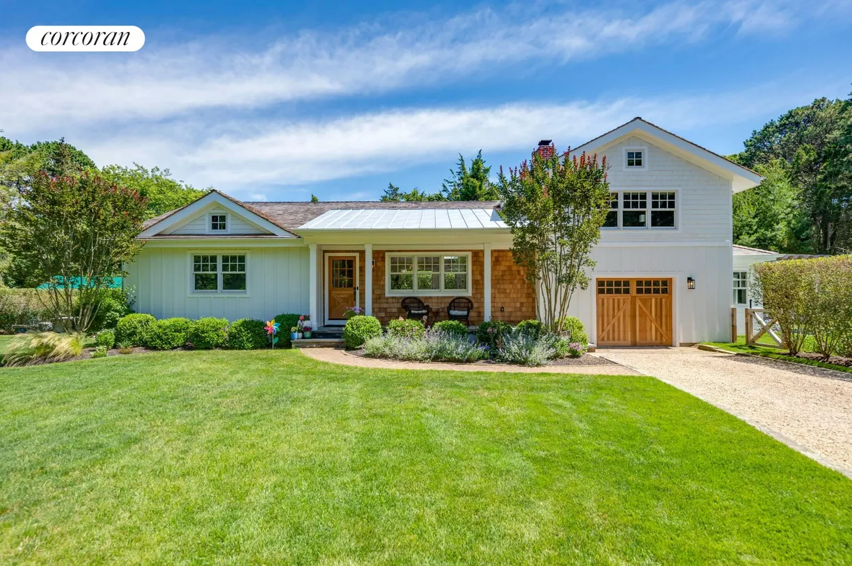 The Hamptons Real Estate | View 2 Longview Road | 4 Beds, 4 Baths