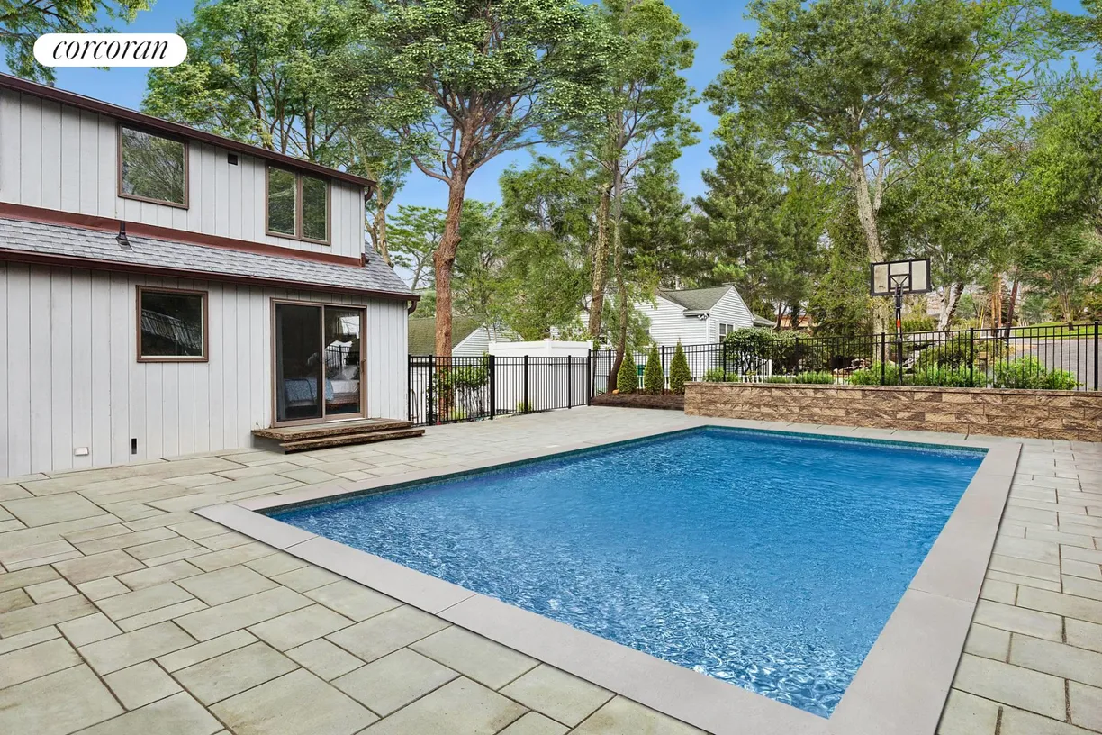 The Hamptons Real Estate | View 141 Fish Cove Road | room 2