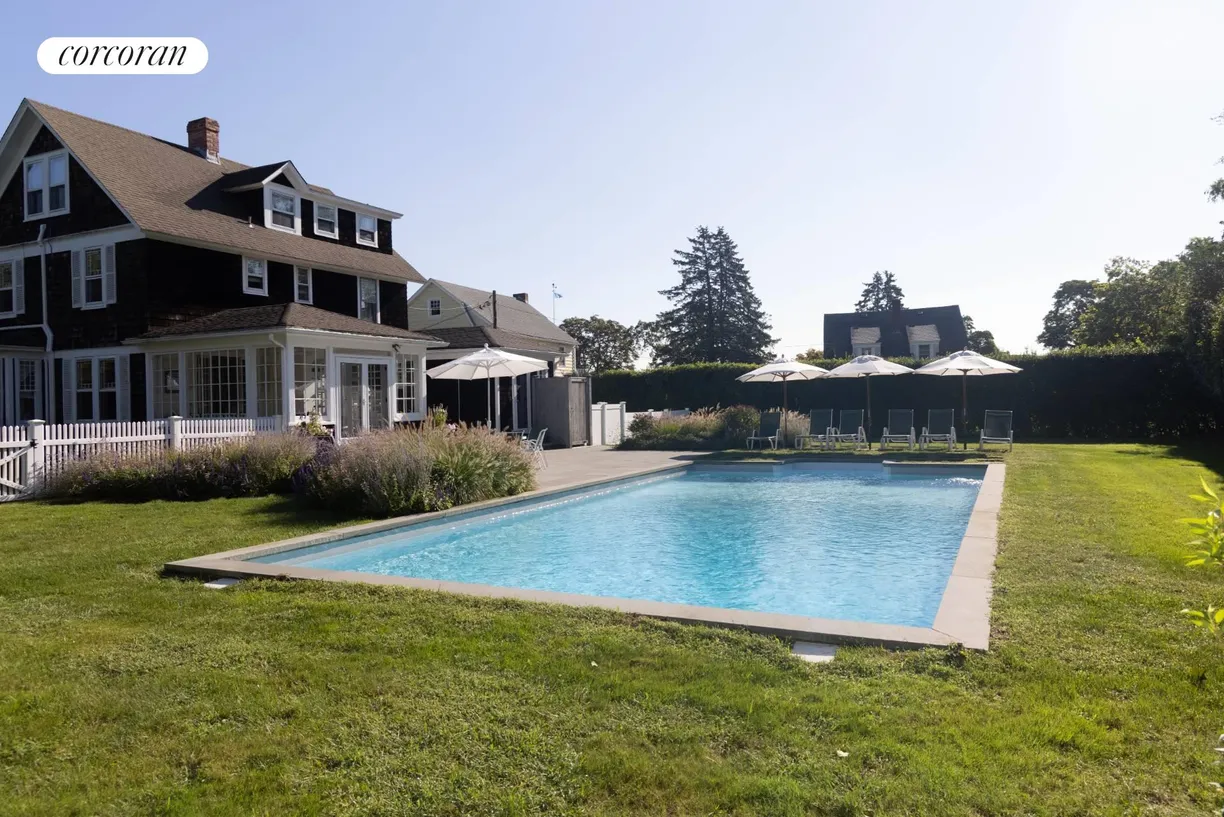 The Hamptons Real Estate | View 50 Culver Street | 7 Beds, 4 Baths
