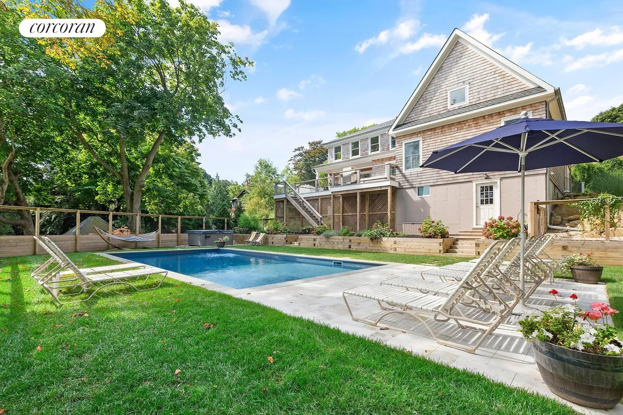 The Hamptons Real Estate | View  | 4 Beds, 4 Baths