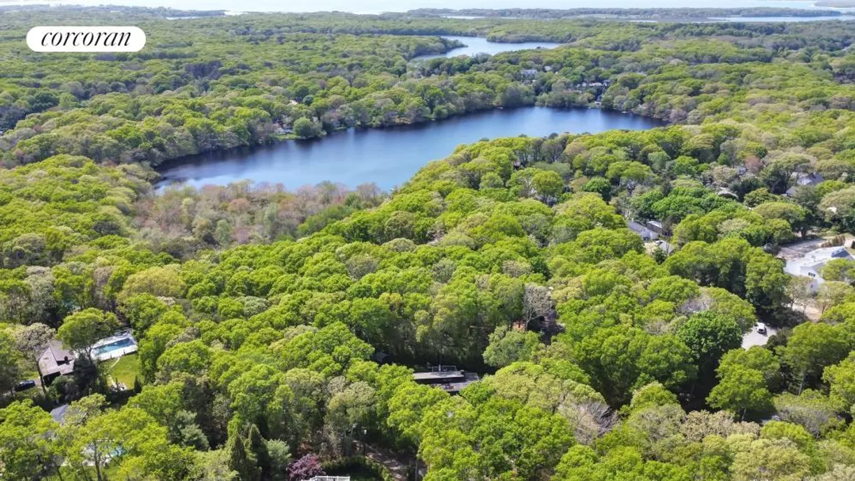The Hamptons Real Estate | View 274 Little Fresh Pond Road | 3 Beds, 2 Baths