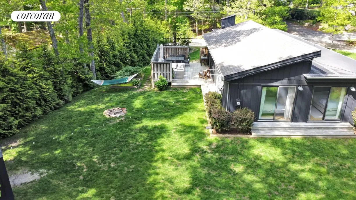 The Hamptons Real Estate | View 274 Little Fresh Pond Road | room 2
