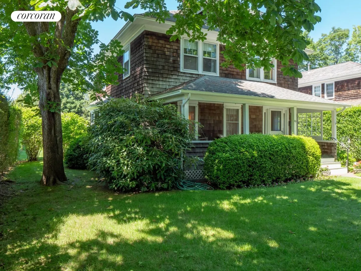 The Hamptons Real Estate | View  | Surrounded by greenery