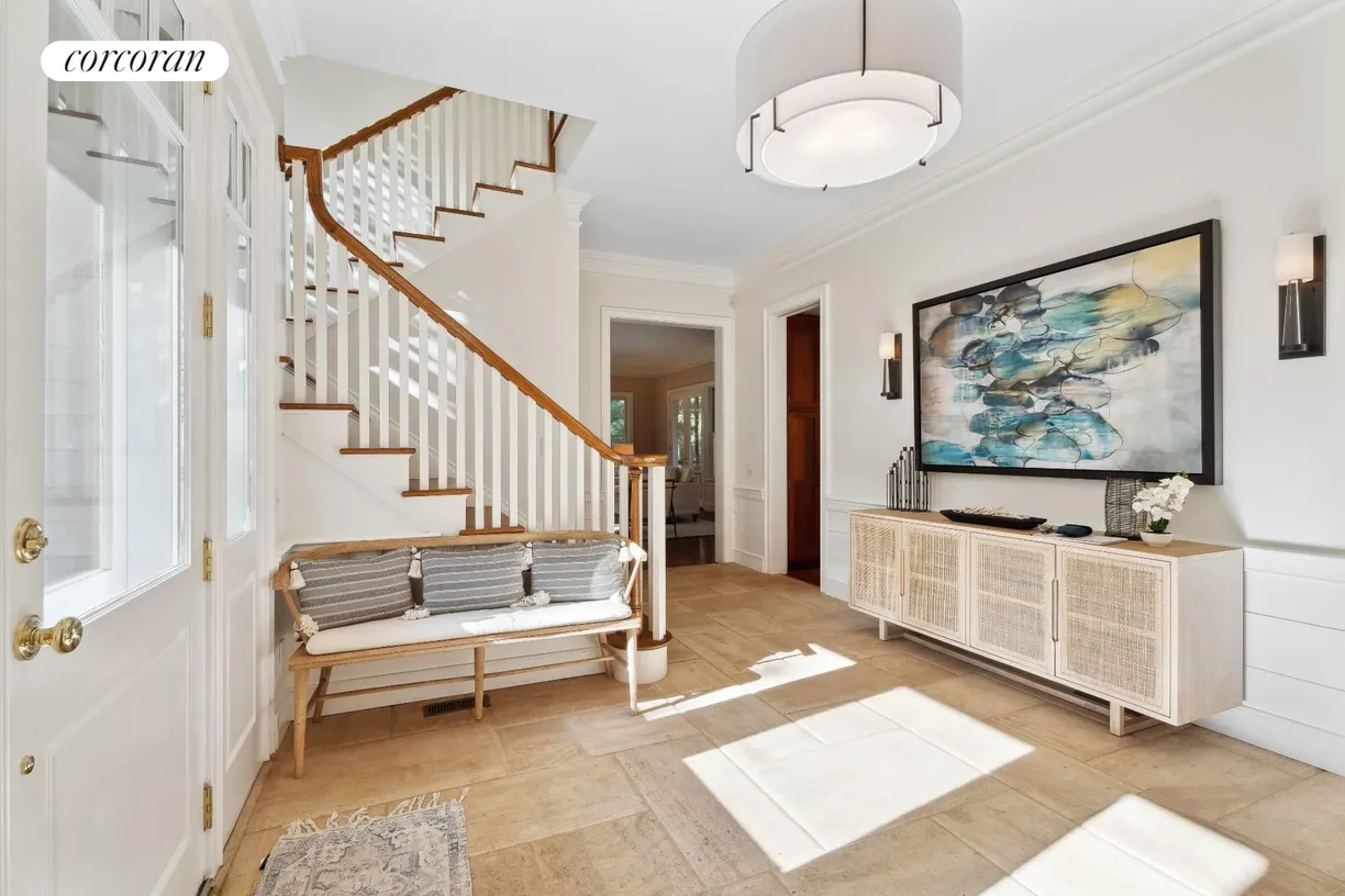 The Hamptons Real Estate | View 142 Bull Path | 4 Beds, 4 Baths