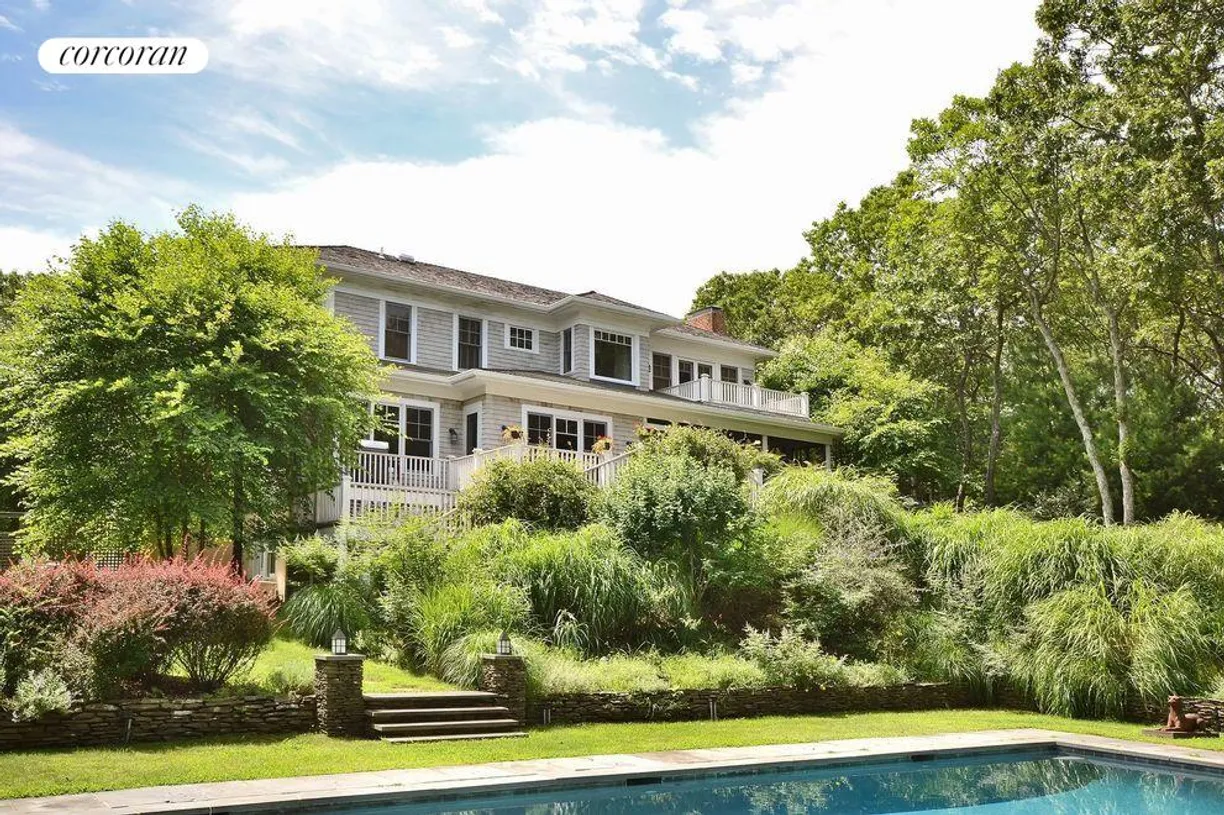 The Hamptons Real Estate | View 142 Bull Path | room 1