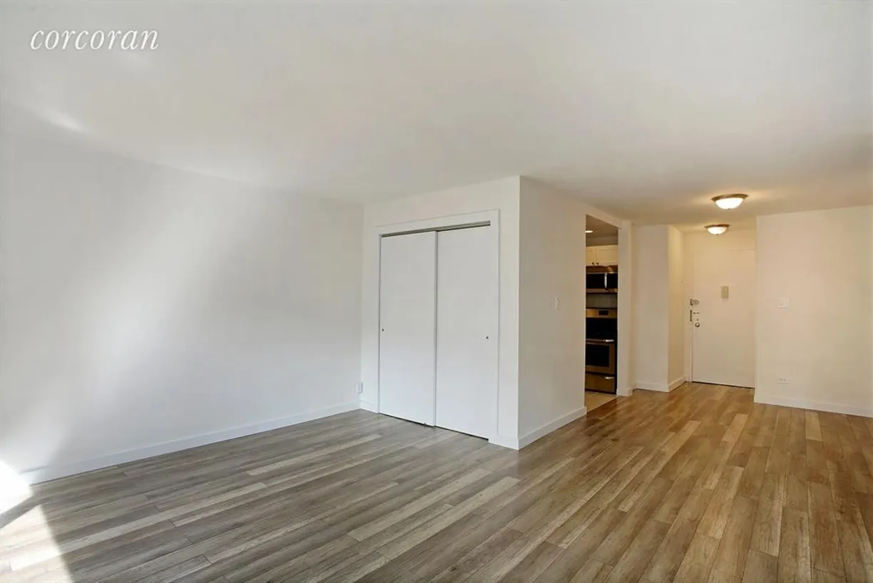 New York City Real Estate | View 220 East 60th Street, 4E | Living/Dining Nook