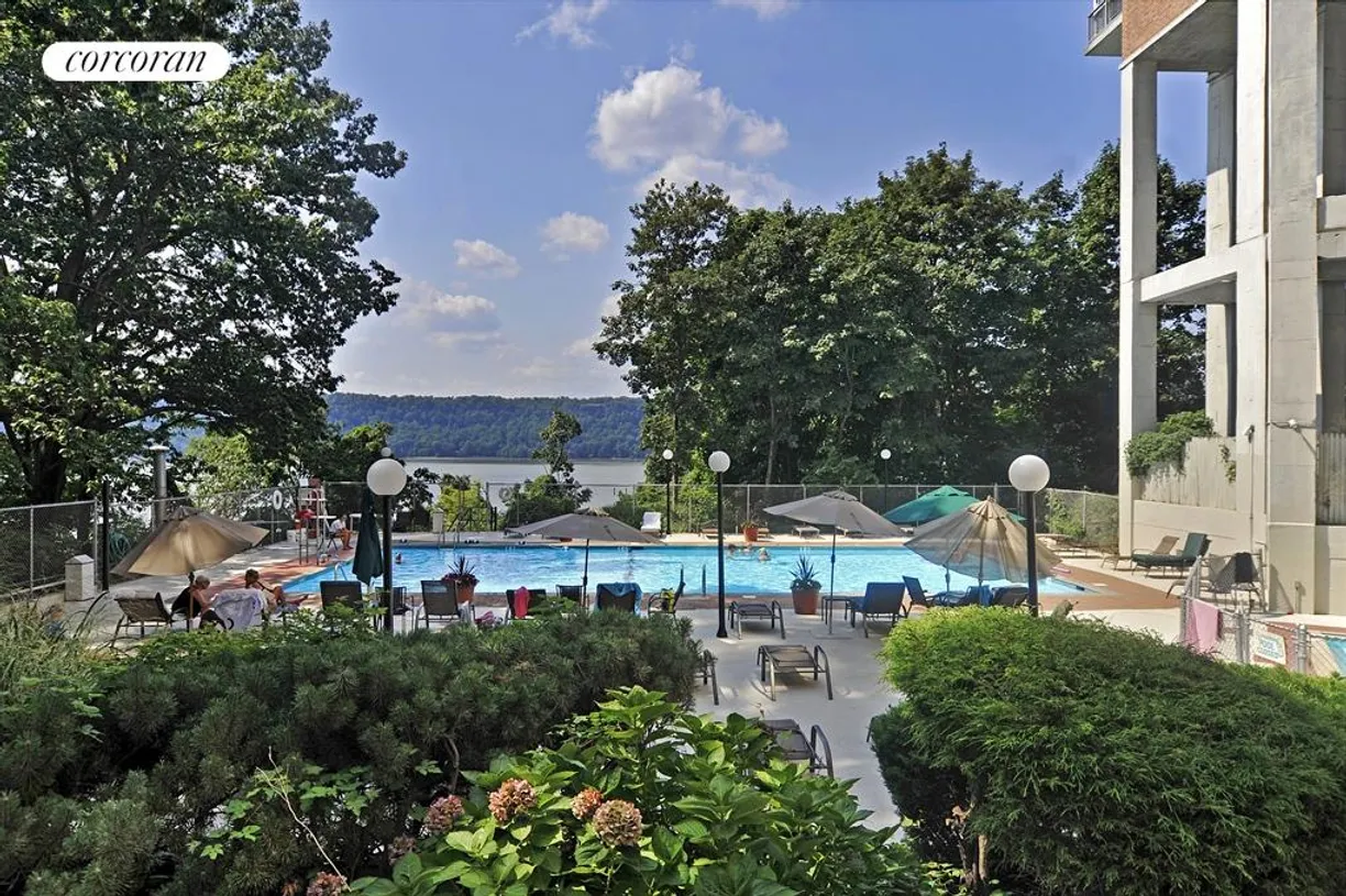New York City Real Estate | View 2621 Palisade Avenue, 17 L-A | Pool