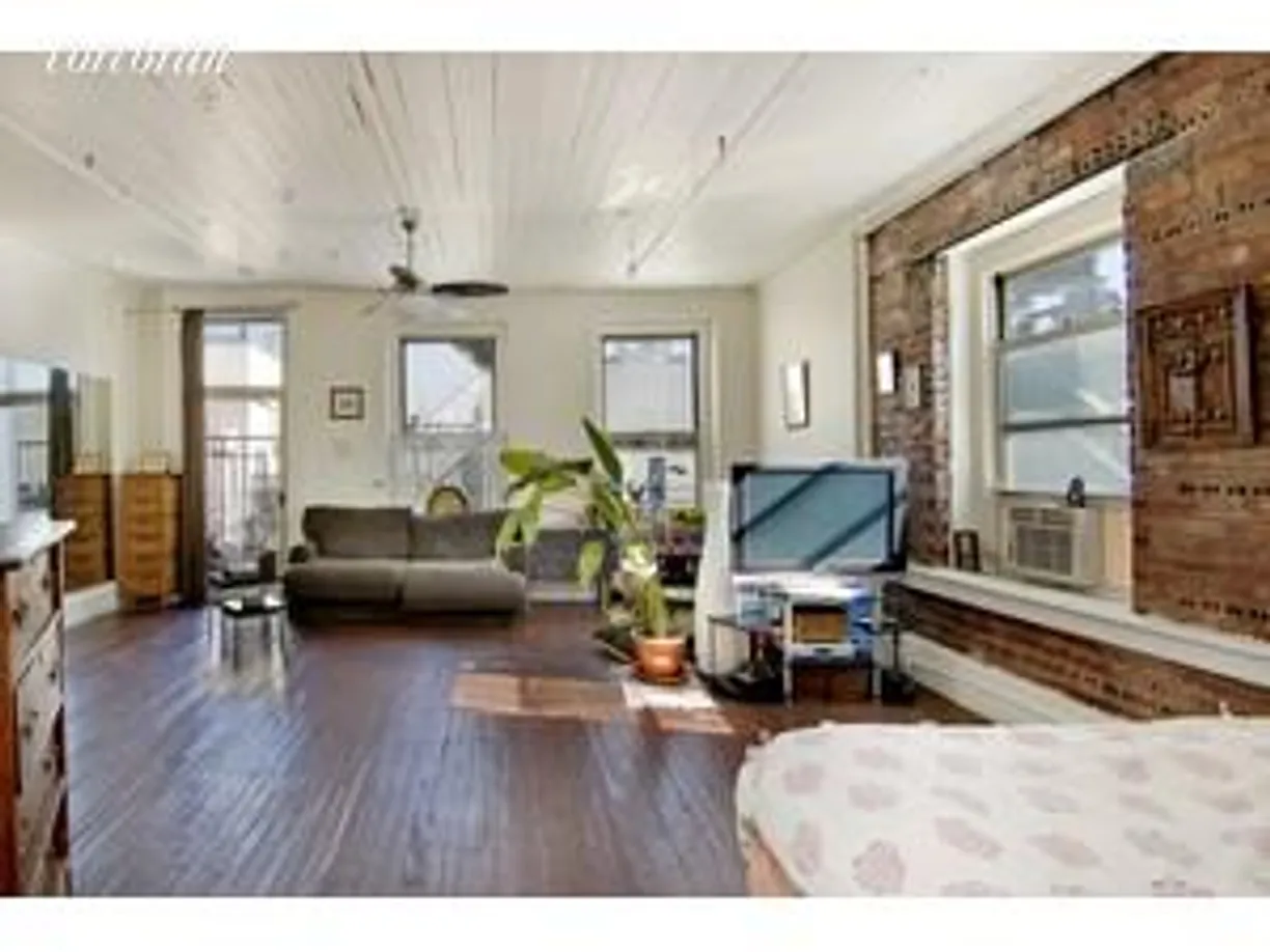 New York City Real Estate | View 64 Grand Street, 7 | room 2