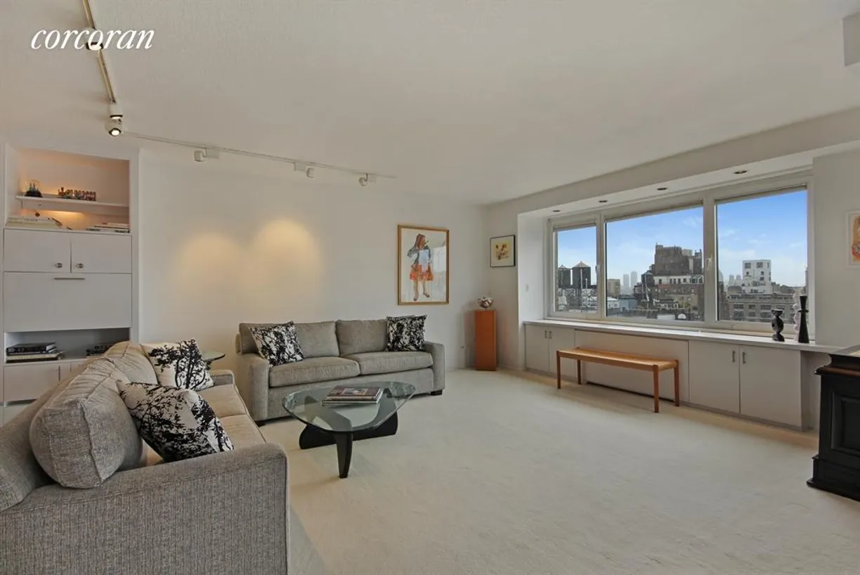 New York City Real Estate | View 1065 Park Avenue, 20A | 2 Beds, 2 Baths
