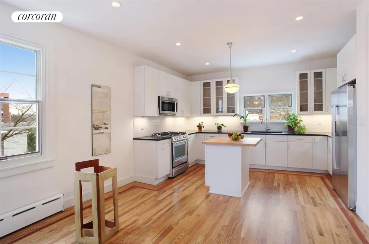 New York City Real Estate | View 158 South Oxford Street, Upper Dup | Kitchen