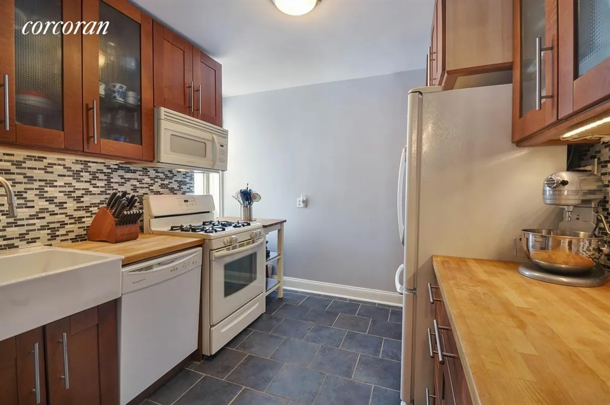 New York City Real Estate | View 340 Haven Avenue, 4P | Kitchen