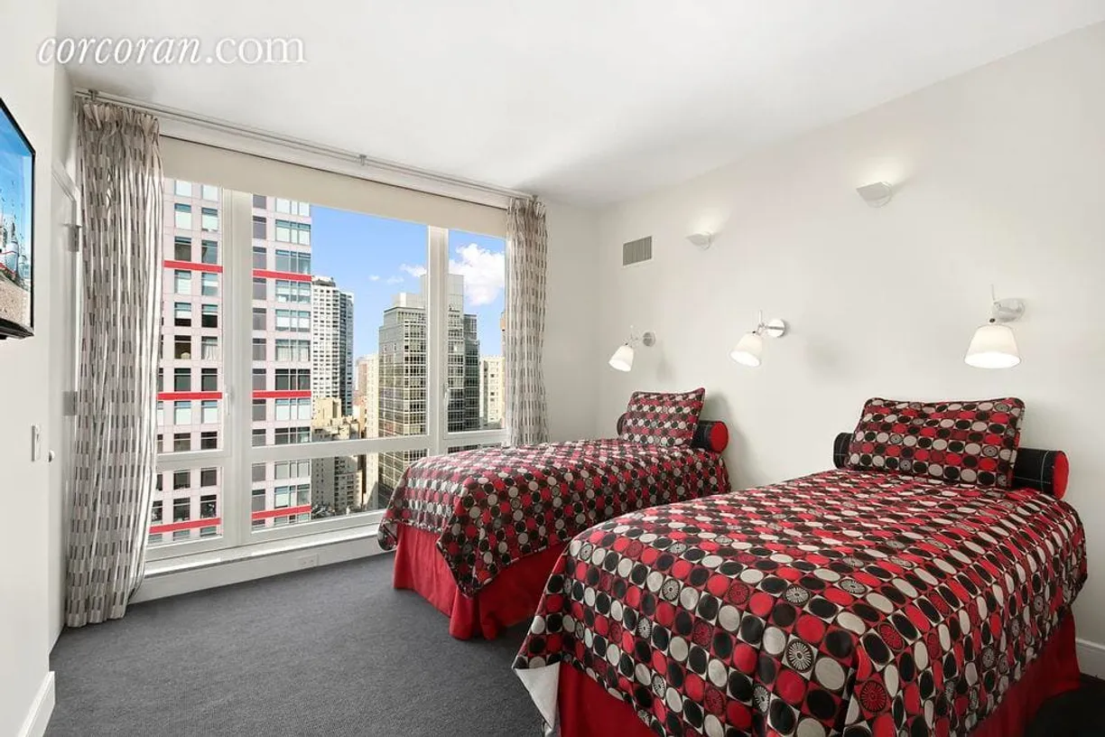 New York City Real Estate | View 250 East 53rd Street, 3202 | room 2