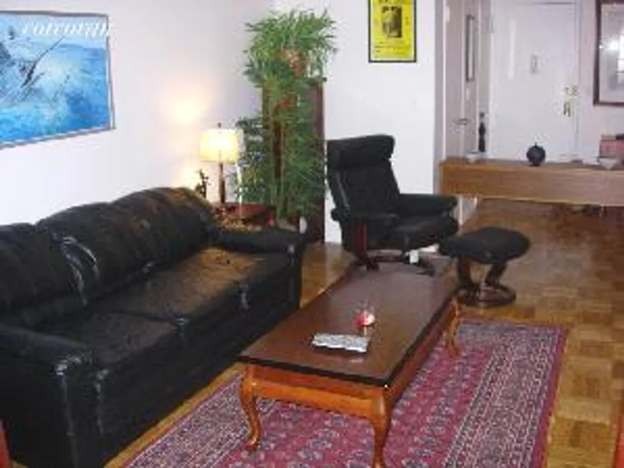 New York City Real Estate | View 321 East 45th Street, 6G | 1 Bed, 1 Bath