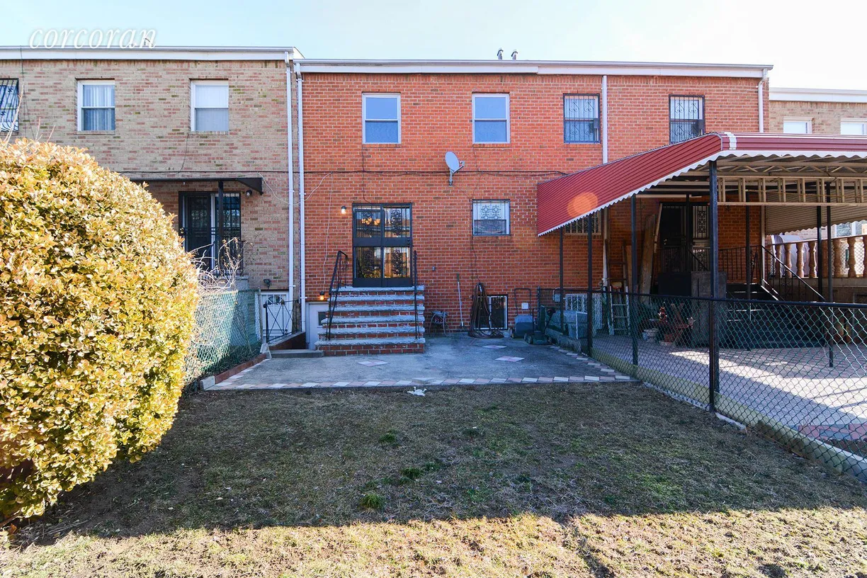 New York City Real Estate | View 658 Shepherd Avenue | room 1