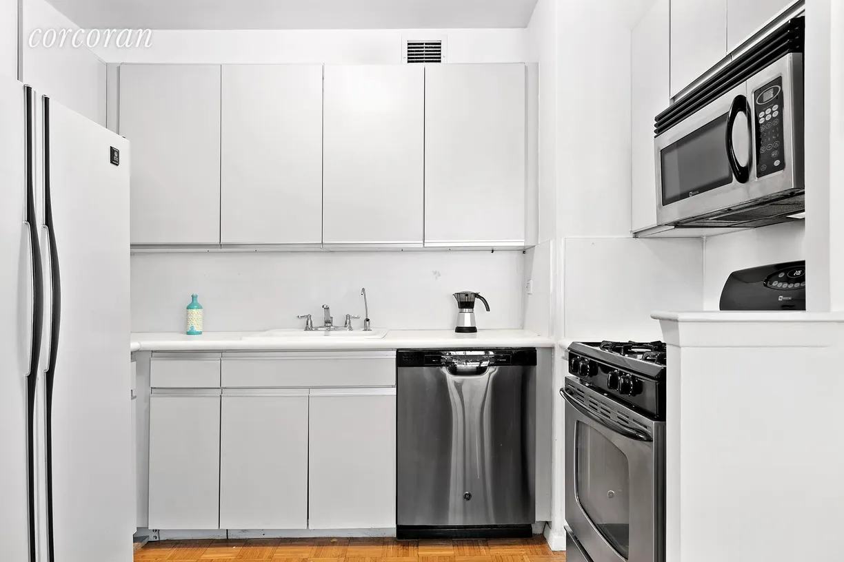 New York City Real Estate | View 200 East 61st Street, 10E | 3