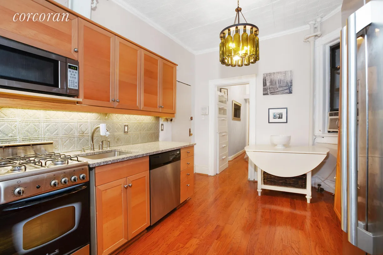 New York City Real Estate | View 220 East 82nd Street, 1FW | room 1