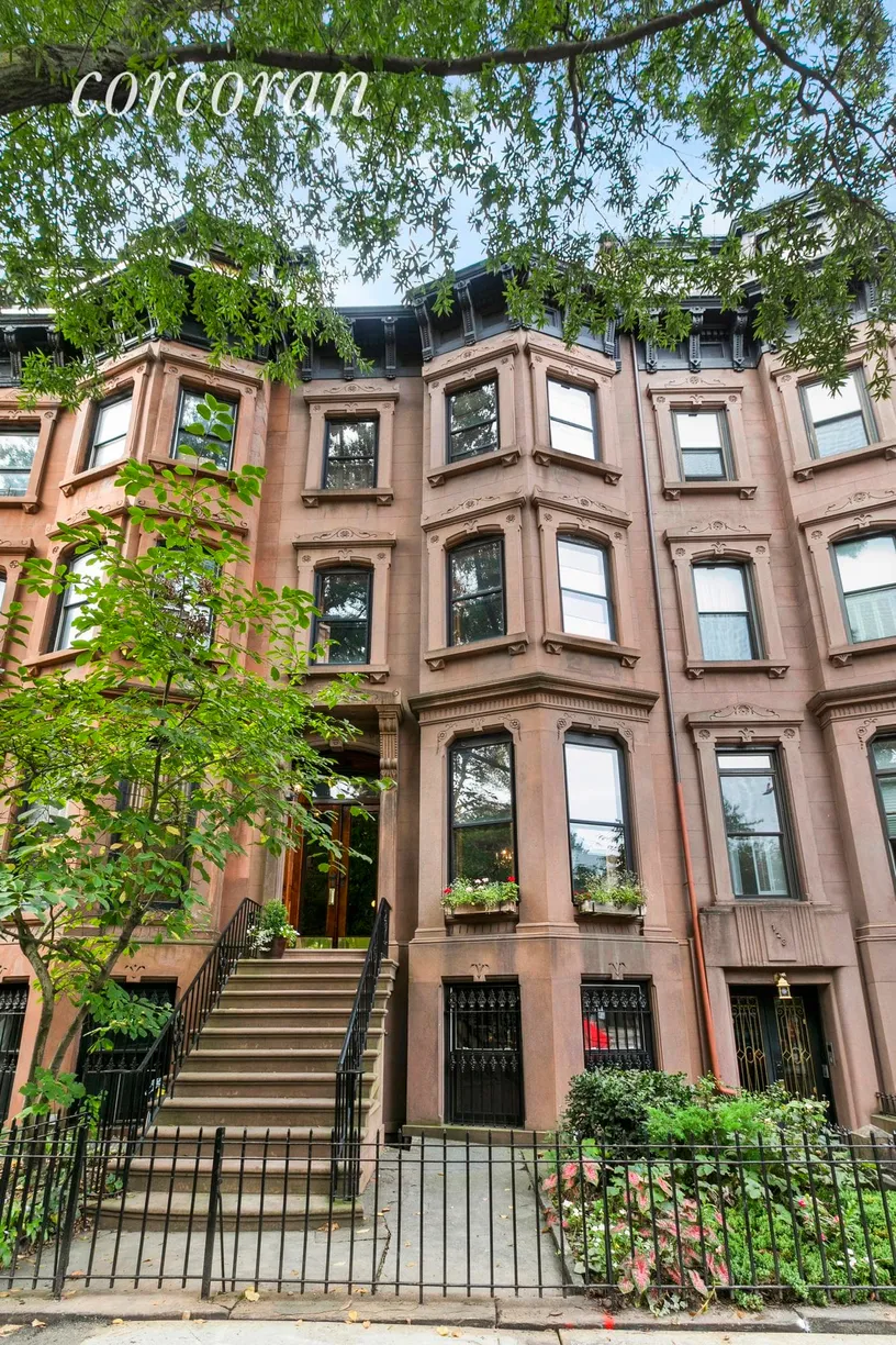 New York City Real Estate | View 130 Sixth Avenue | 5 Beds, 3 Baths