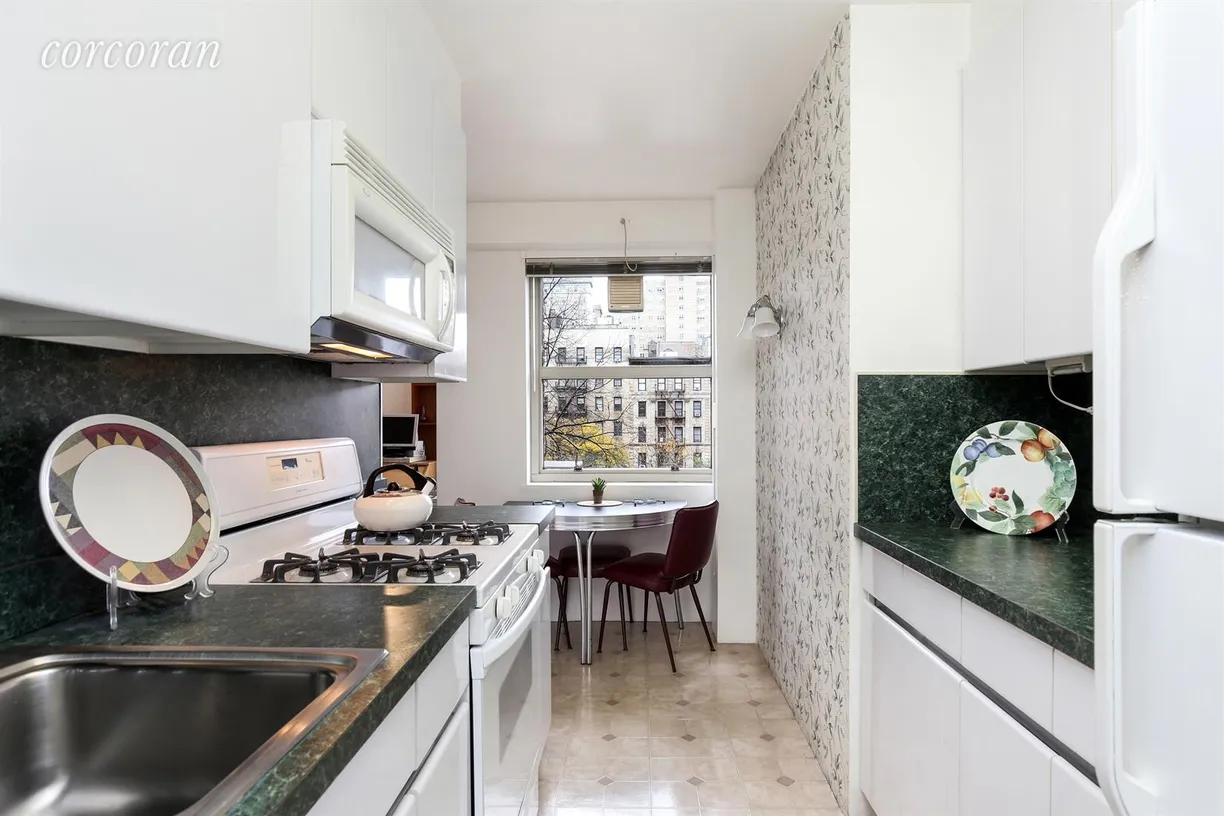 New York City Real Estate | View 100 La Salle Street, 5A | Kitchen