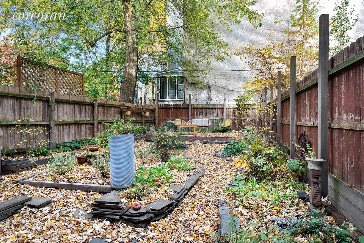 New York City Real Estate | View 181 Dekalb Avenue, A1/A2 | Double-sized yard