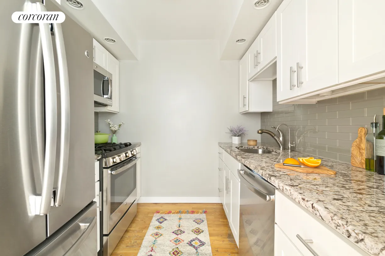 New York City Real Estate | View 299 6th Avenue, 1 | New Chef's Kitchen