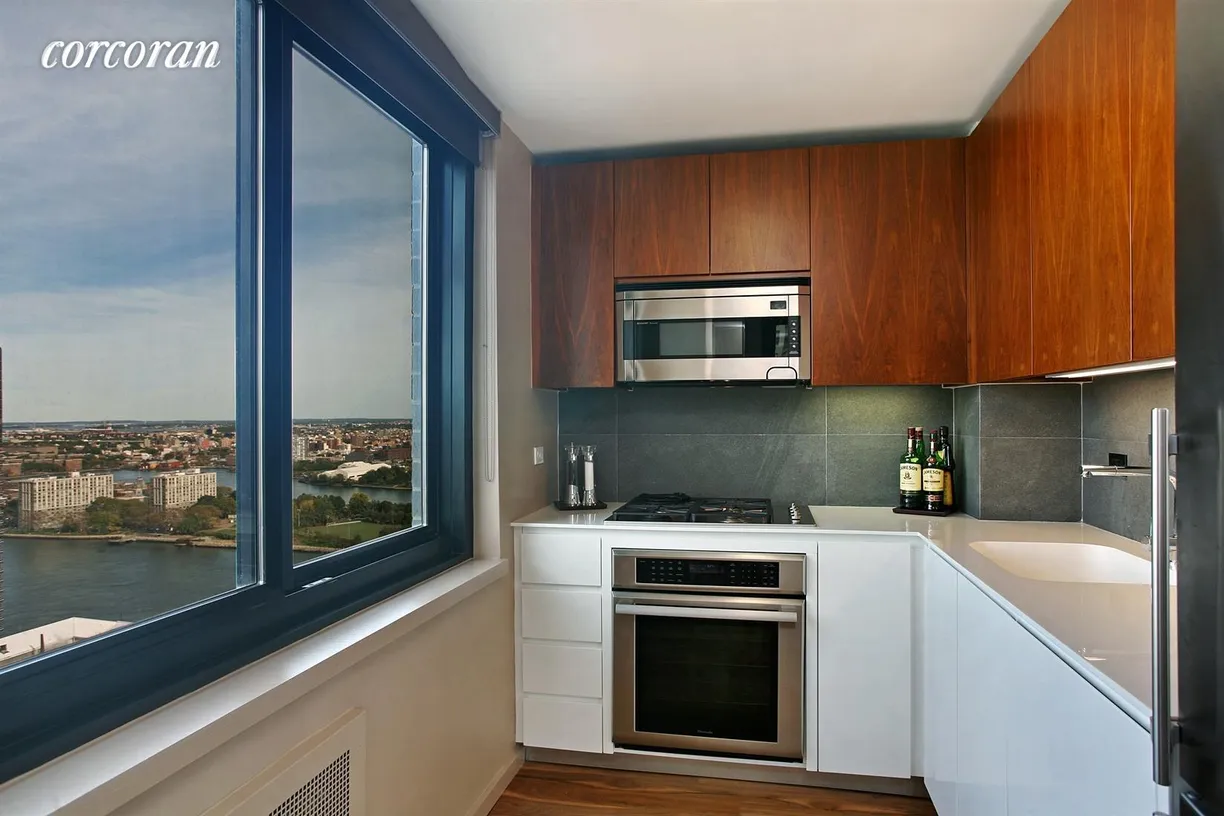 New York City Real Estate | View 515 East 72nd Street, 30H | room 1