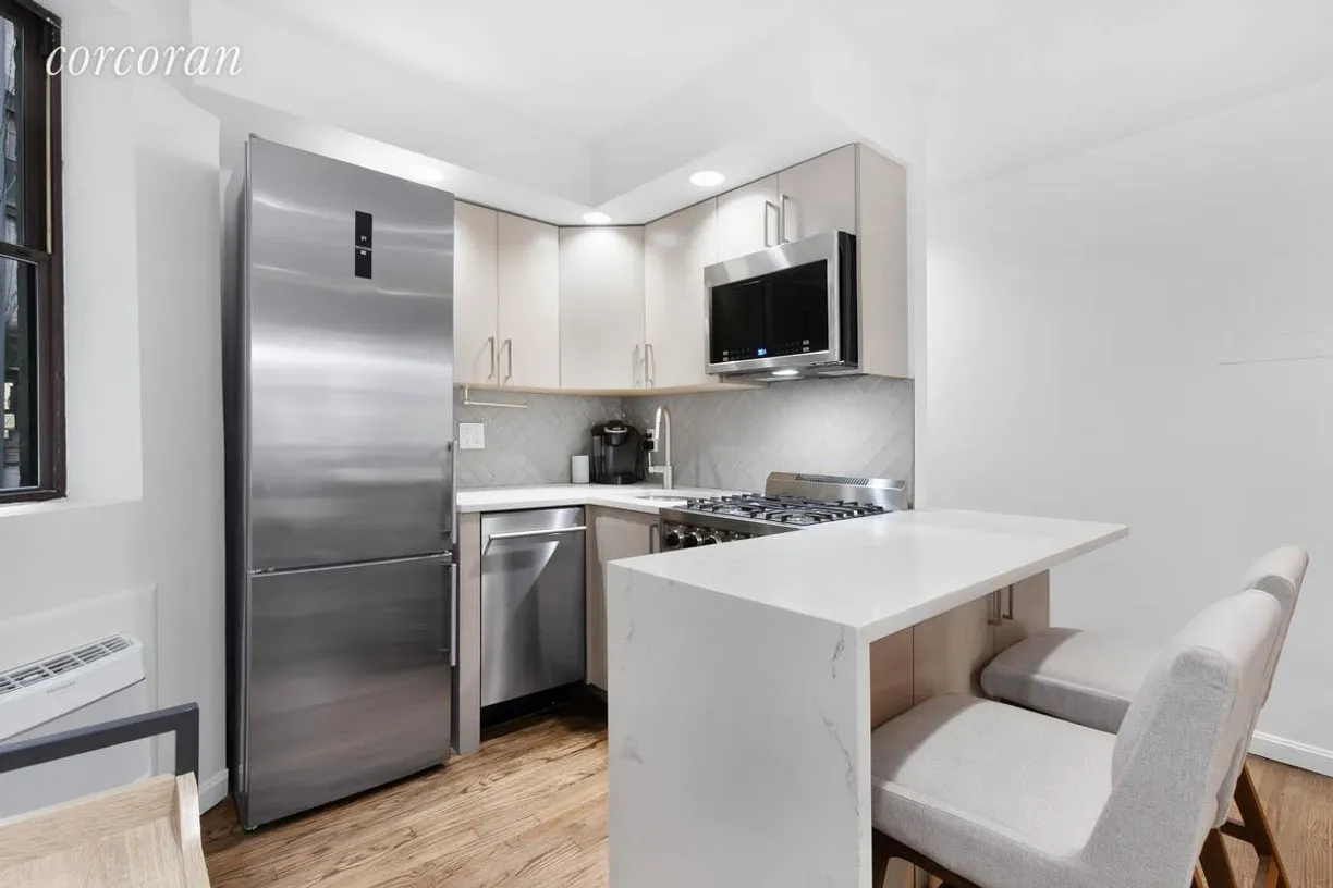 New York City Real Estate | View 220 East 82nd Street, 3RW | room 1