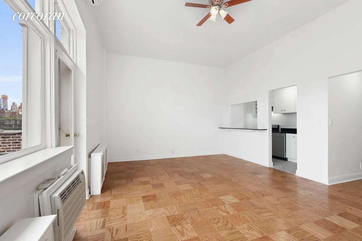 New York City Real Estate | View 39 Jane Street, PHB | Living Room