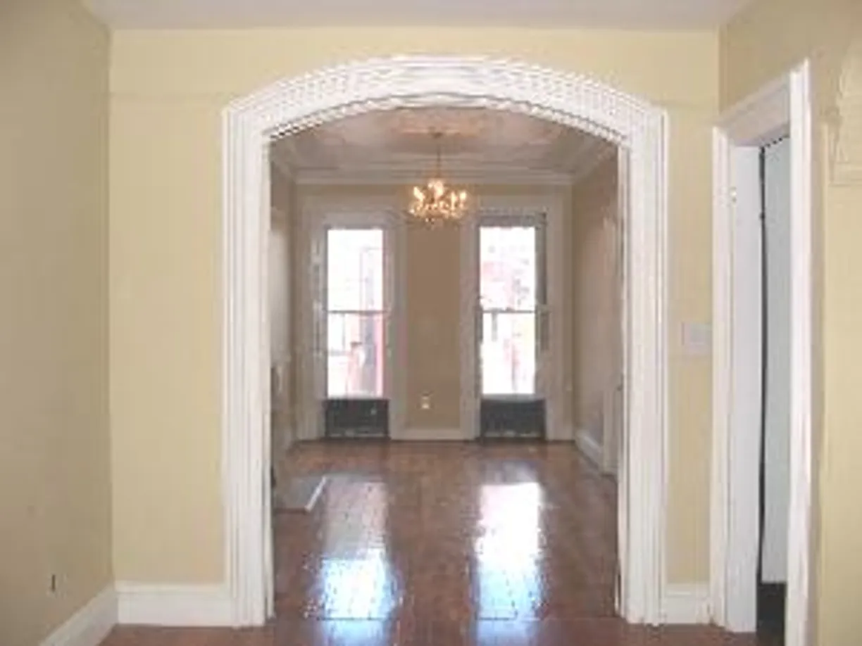 New York City Real Estate | View 464 Macon Street, 1 | 2.5 Beds, 3 Baths