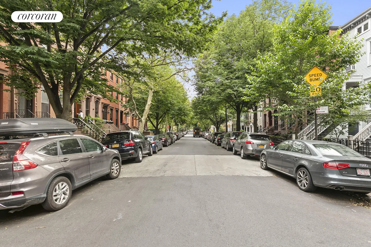 New York City Real Estate | View 164 St James Place | room 2