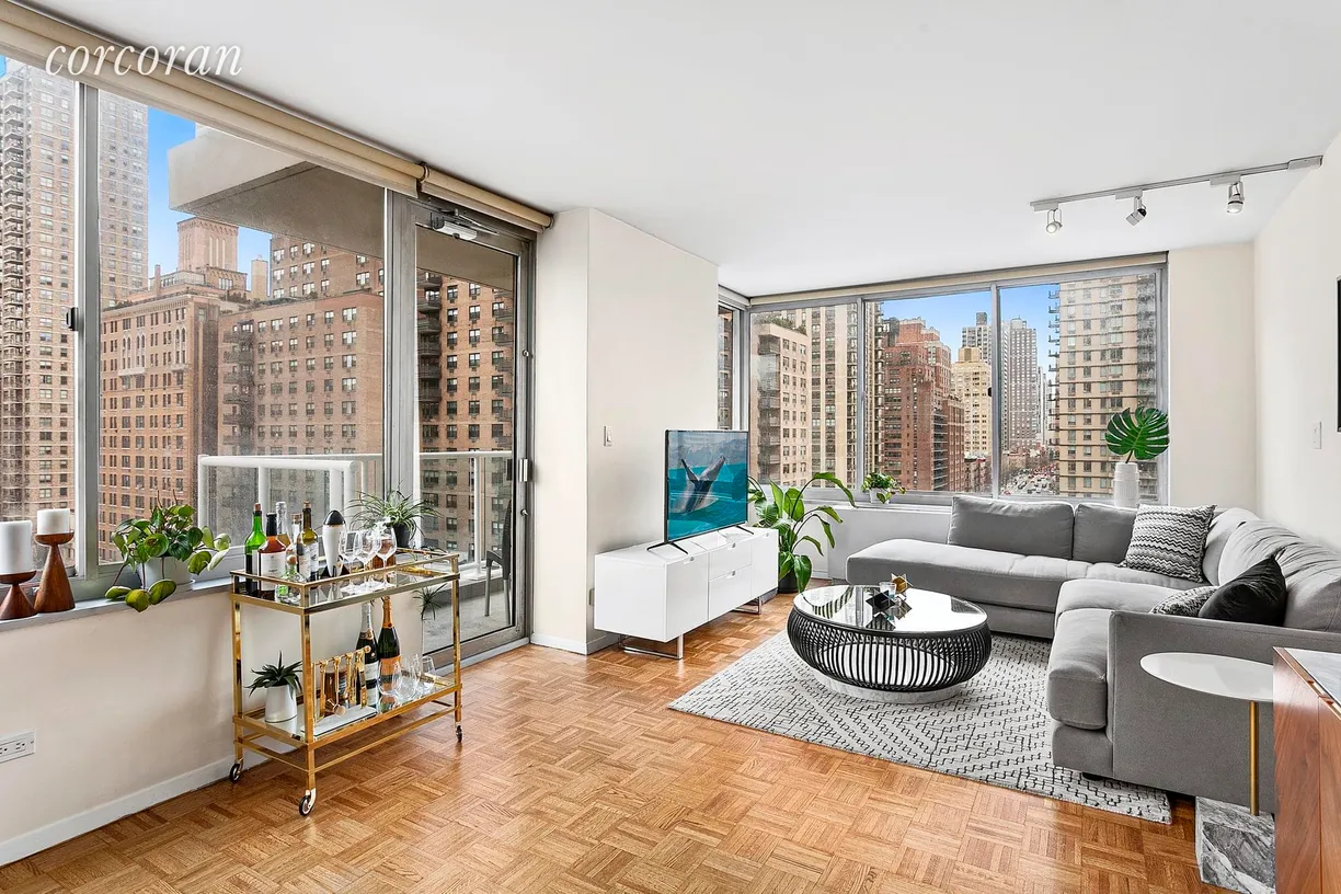 New York City Real Estate | View 404 East 79th Street, 10C | 1 Bed, 1 Bath