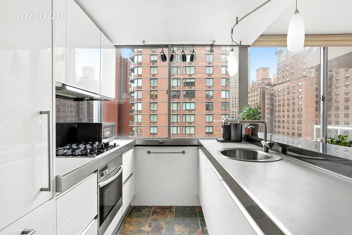 New York City Real Estate | View 404 East 79th Street, 10C | 3