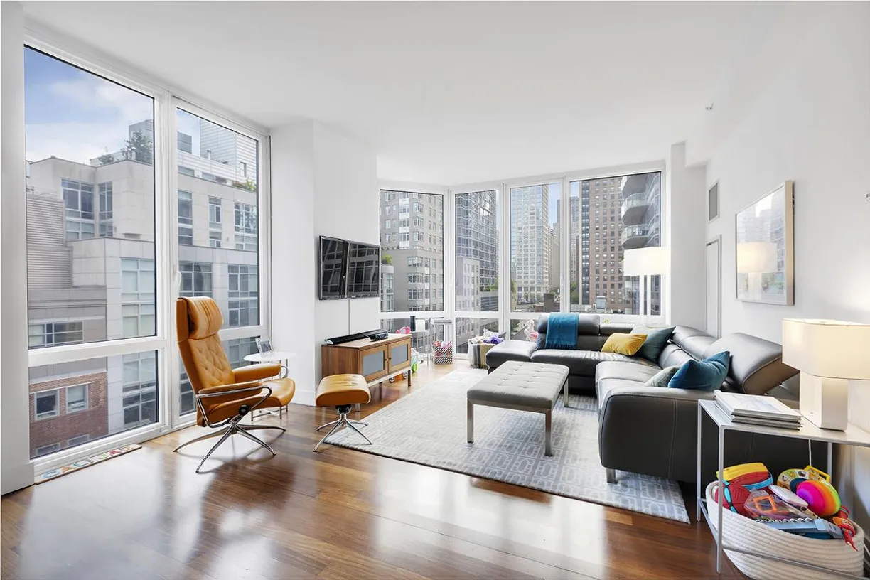 New York City Real Estate | View West End Avenue | 2 Beds, 2 Baths