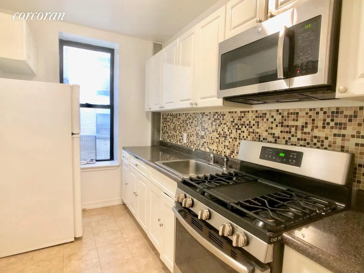 New York City Real Estate | View 370 Manhattan Avenue, 2-I | room 2