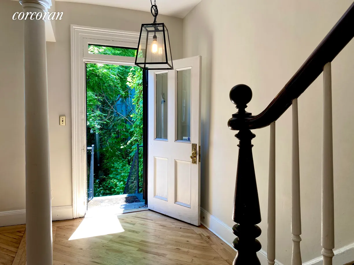 New York City Real Estate | View 6 Verandah Place | room 1