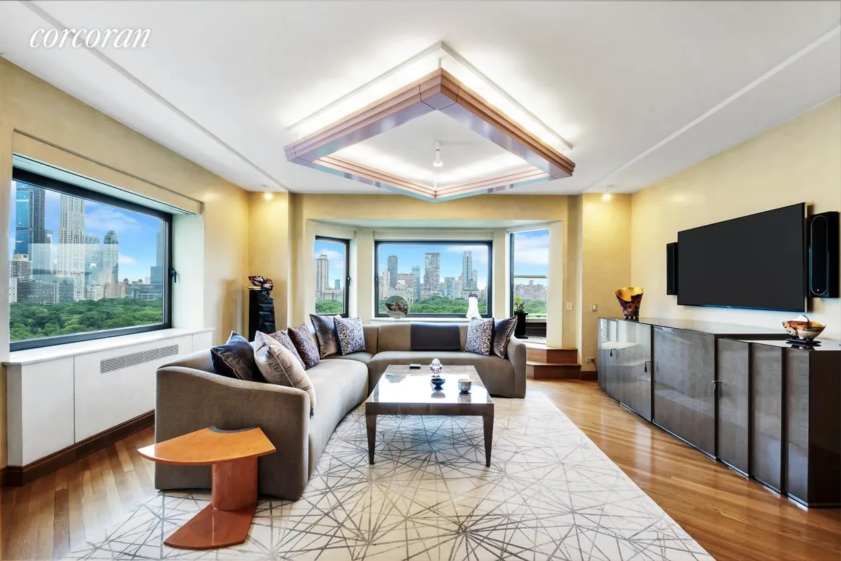 New York City Real Estate | View 860 Fifth Avenue, 19H | 2 Beds, 3 Baths