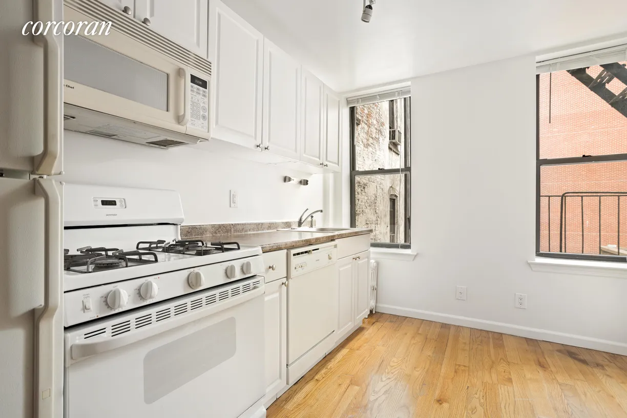 New York City Real Estate | View 32 Spring Street, 3 | 1 Bath
