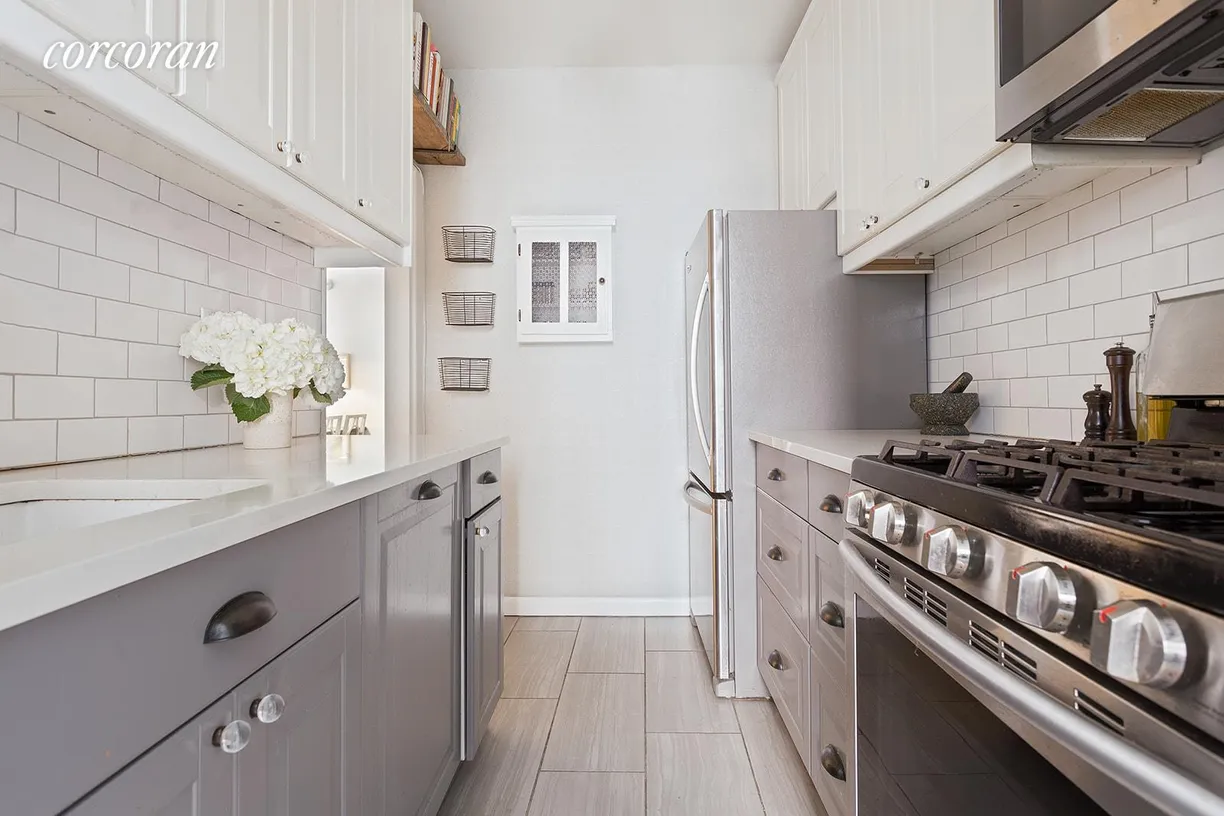 New York City Real Estate | View 360 Clinton Avenue, 3R | room 2