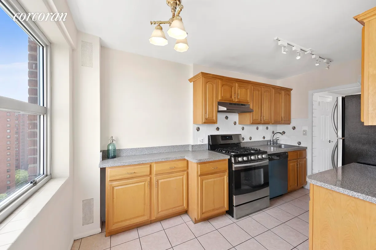 New York City Real Estate | View 100 La Salle Street, 15B | 3