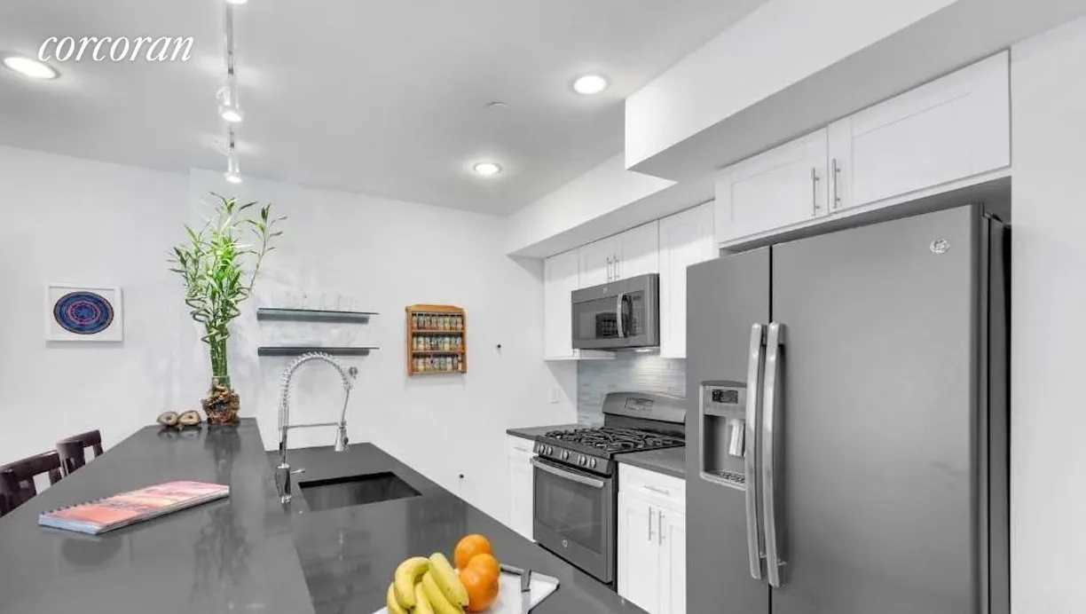 New York City Real Estate | View 30-25 21st Street, 6A | room 2