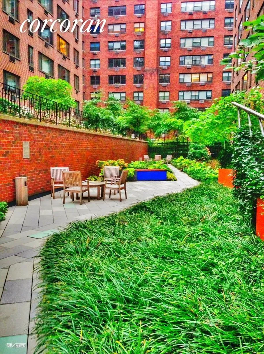 New York City Real Estate | View 425 East 63rd Street, W-11A | room 1