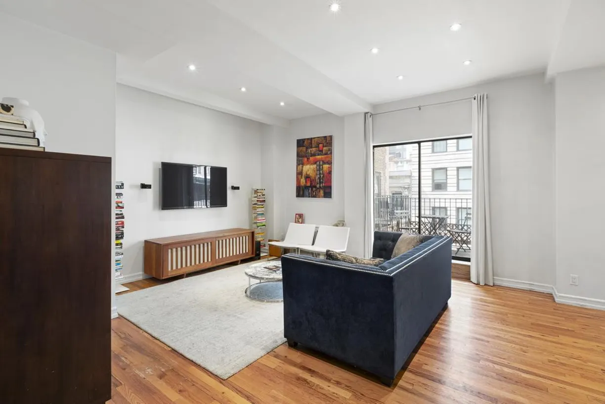 New York City Real Estate | View Broadway | 2 Beds, 2 Baths