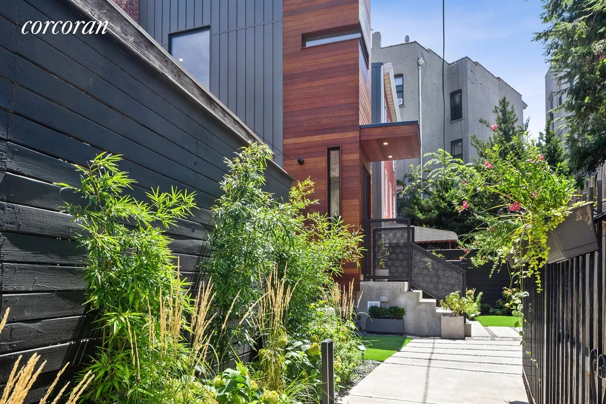 New York City Real Estate | View 117 Underhill Avenue | room 2